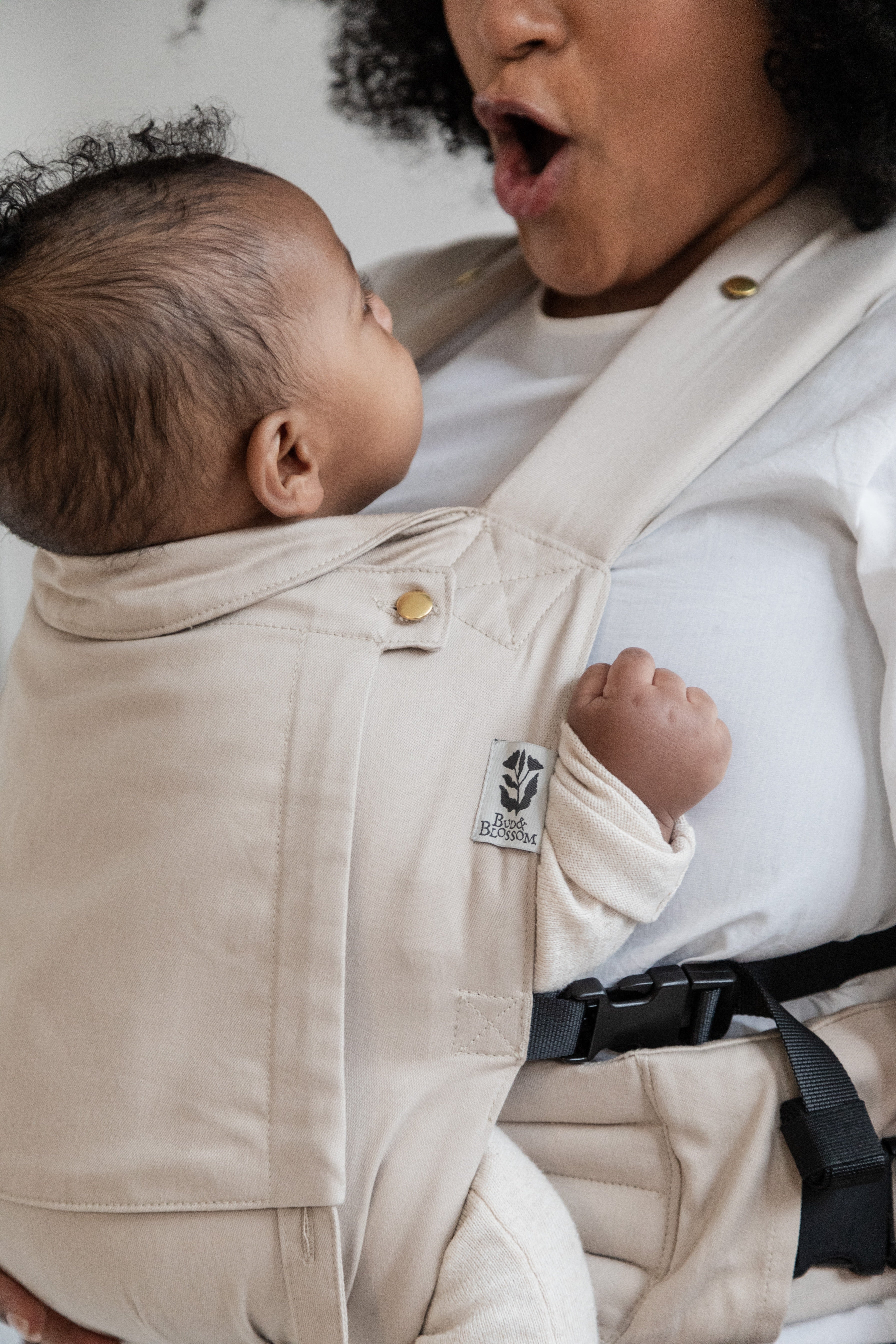 Taupe Exquis Baby Carrier