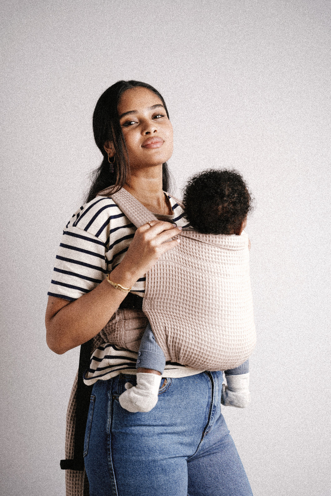 Preorder: Taupe Waffle Exquis Baby Carrier