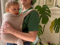 Load and play video in Gallery viewer, Taupe Waffle Exquis Baby Carrier
